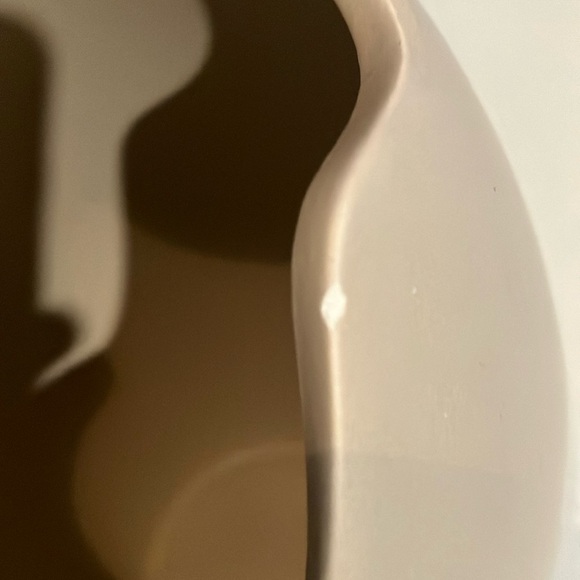 Cream Ceramic Egg Vase - large dinosaur egg shape - Picture 3 of 9